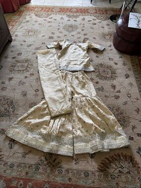 Womens Cream Embroidered Lehenga Choli Set - Brand: